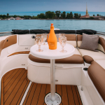 обеденная зона катер Мокко СПб