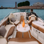 комфортный салон катер Мокко СПб